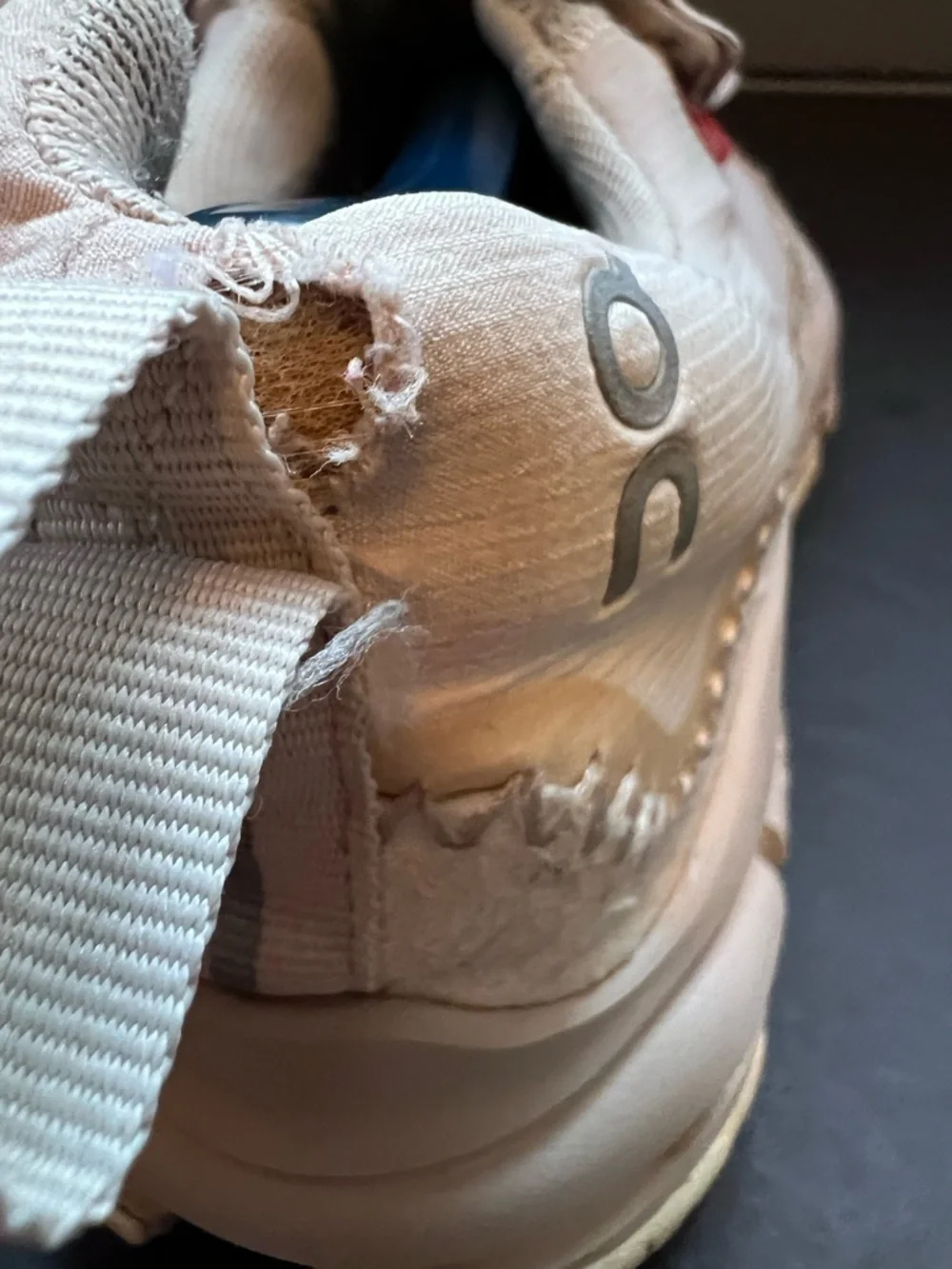 On Running breathable slip
